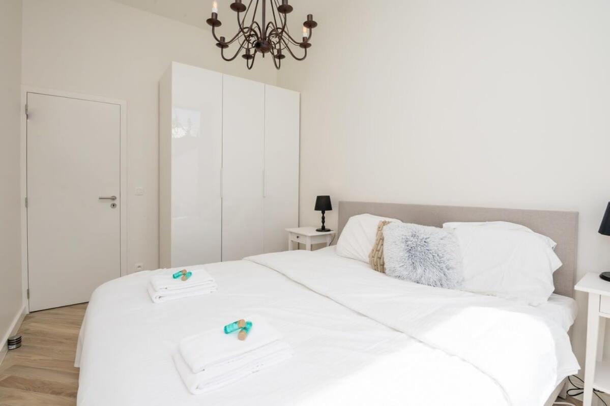 Beautiful Renovated Apartment In An Authentic Building Ostend Exterior photo