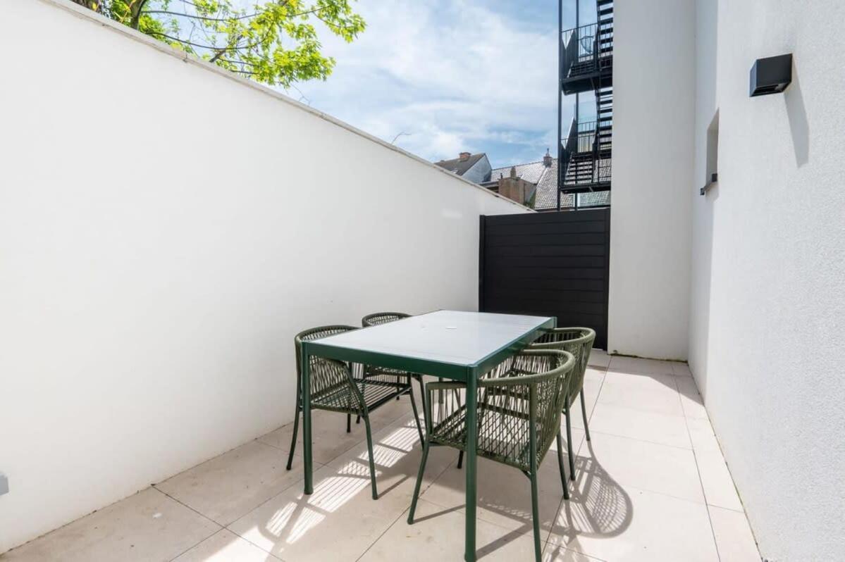 Beautiful Renovated Apartment In An Authentic Building Ostend Exterior photo